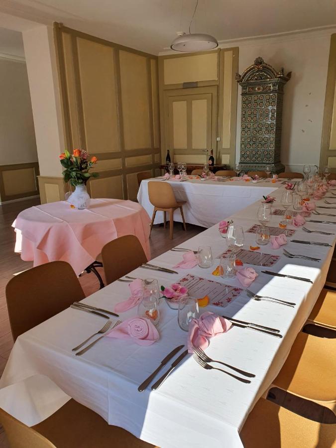Onnens Hotel Restaurant Bellevue מראה חיצוני תמונה